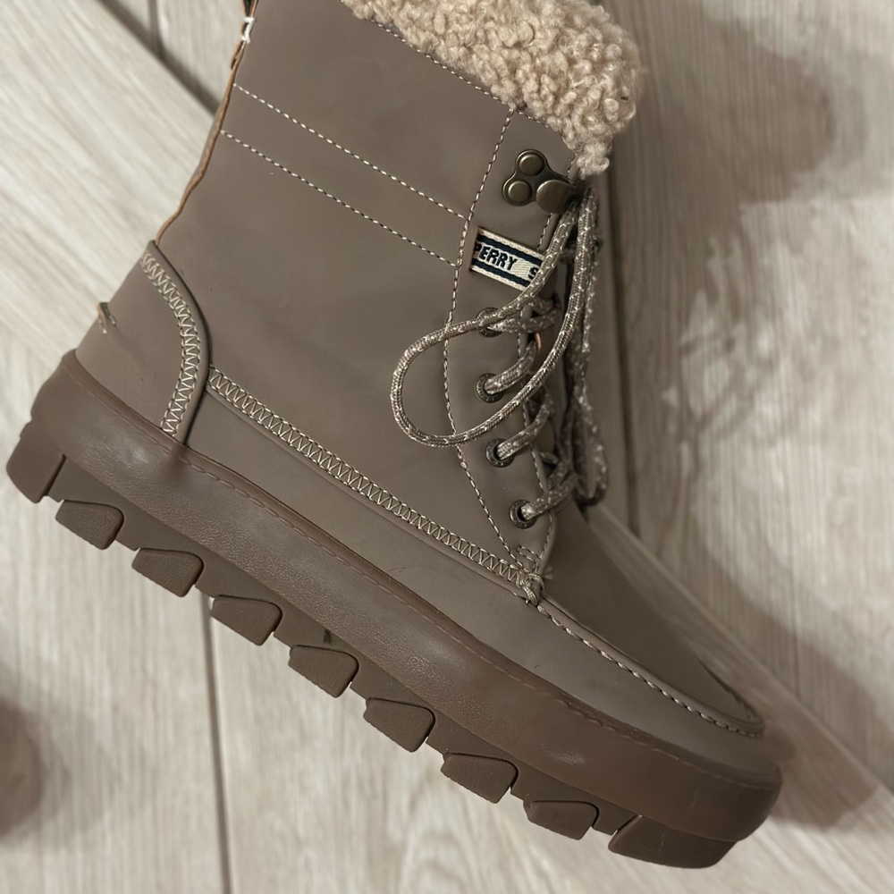 Sperry Tan and Brown Women’s Snow Boots